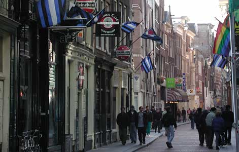Gay bars in warmoesstraat